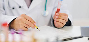 صورة: تحليل الهرمونات و حالات تستدعي المرأة لإجراء التحليل