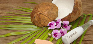 صورة: زيت جوز الهند و خلطات من زيت جوز الهند للتطويل الشعر