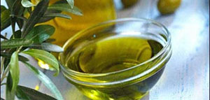 صورة: تساقط الشعر و فوائد زيت الزيتون للشعر