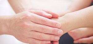 صورة: أسباب ظهور عروق اليدين و الليمون لعلاج عروق اليدين