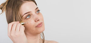 صورة: السيروم و فوائد السيروم للوجه و طريقة استعمال السيروم