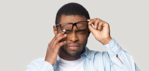 صورة: الإجراءات والتدابير المنزلية لعلاج انتفاخ جفن العين العلوي