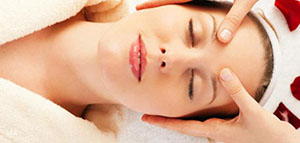 مساج الوجه و فوائد مساج الوجه و طريقة عمل مساج الوجه صورة: مساج الوجه و فوائد مساج الوجه و طريقة عمل مساج الوجه