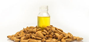 زيت جوز الهند و زيت اللوز و زيت فيتامين ه صورة: زيت جوز الهند و زيت اللوز و زيت فيتامين ه