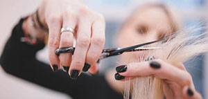 كيف أقص شعري بنفس الطول و كيف أقص شعري مدرج طويل صورة: كيف أقص شعري بنفس الطول و كيف أقص شعري مدرج طويل