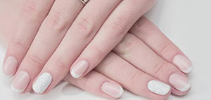 تكسر الأظافر و أسباب تكسر الأظافر و فيديو عن تكسر الأظافر صورة: تكسر الأظافر و أسباب تكسر الأظافر و فيديو عن تكسر الأظافر