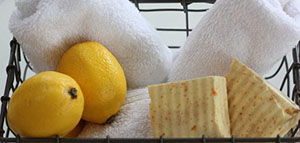 صورة: قناع الكركم والليمون و ماسك العسل والشاي الأخضر