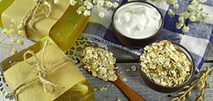 صورة: زبدة الشيا و التفاح و الحليب و العسل