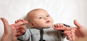 صورة: بكاء الطفل الرضيع و إشارات تدل على شعور الطفل الرضيع بالملل