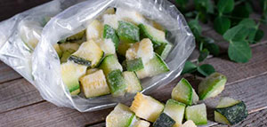 صورة: كيفية تفريز الكوسا و طريقة عمل محشي الكوسا